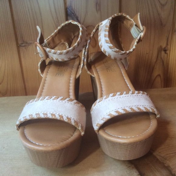 Madeline Girl Bruh in Champagne Heeled Boho Platform Ankle Strap Sandals Size 8 - Picture 2 of 7